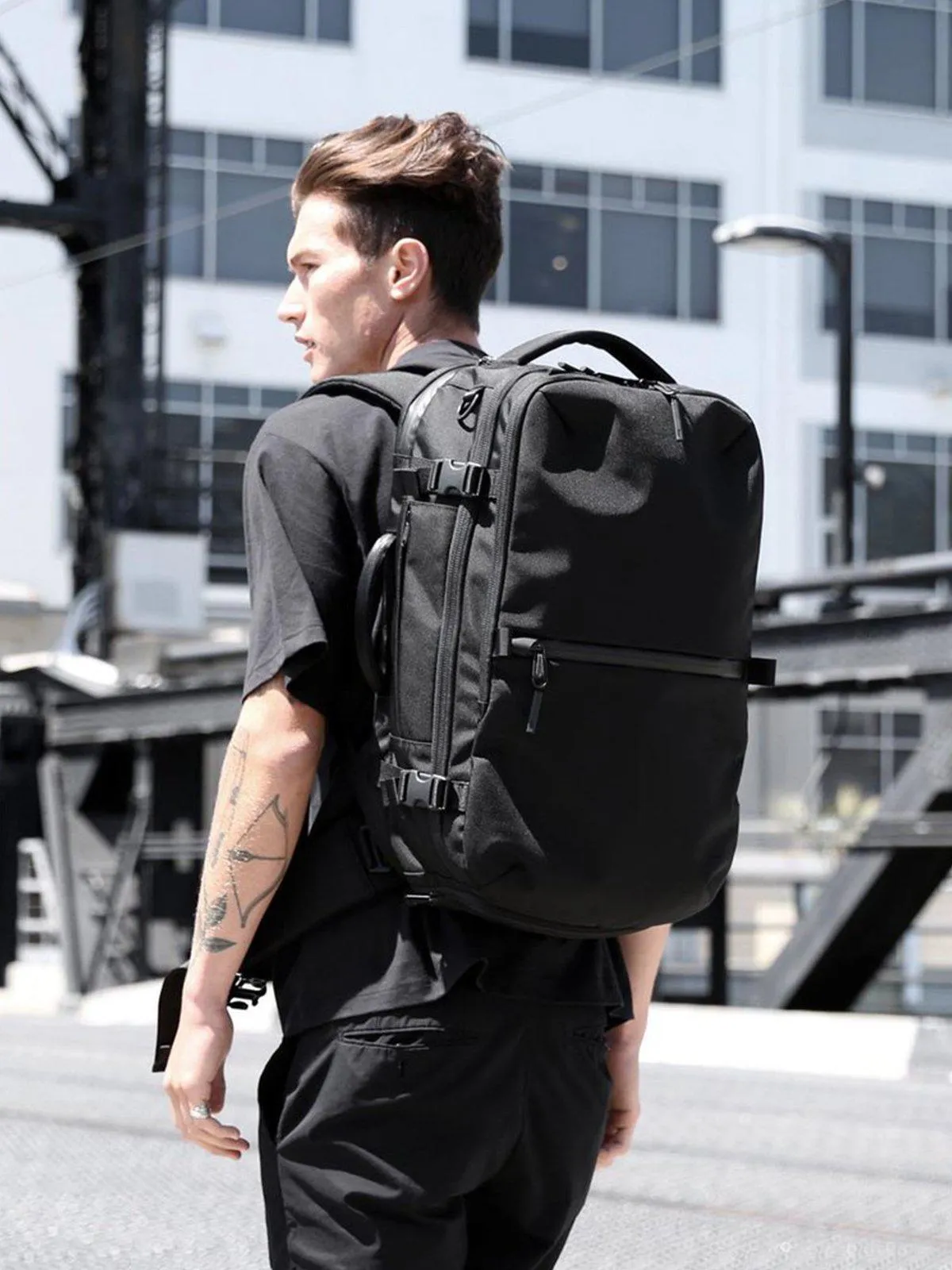 AER Travel Pack 2 Black 33L