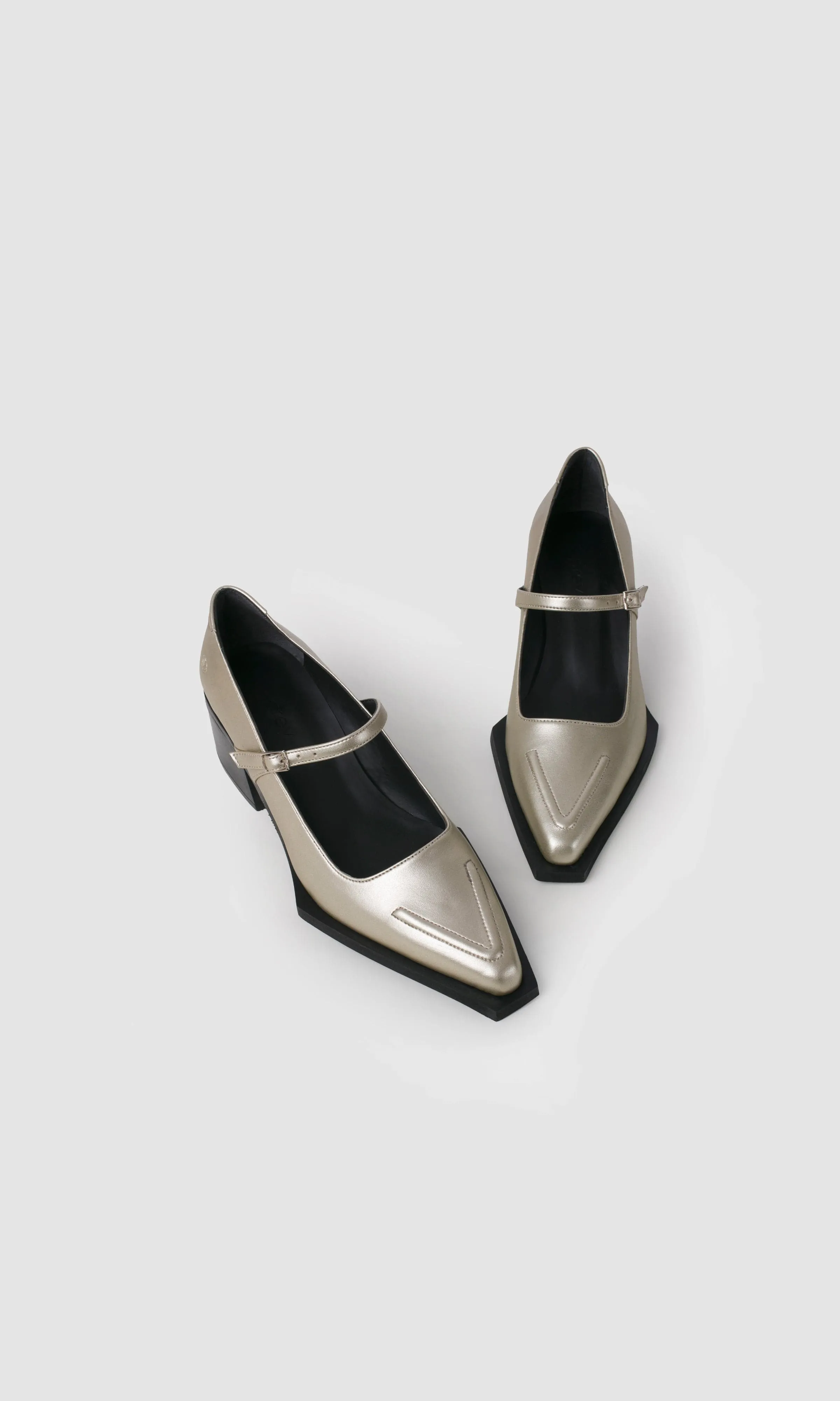 Julia Apple Leather Vegan Pumps | Champagne