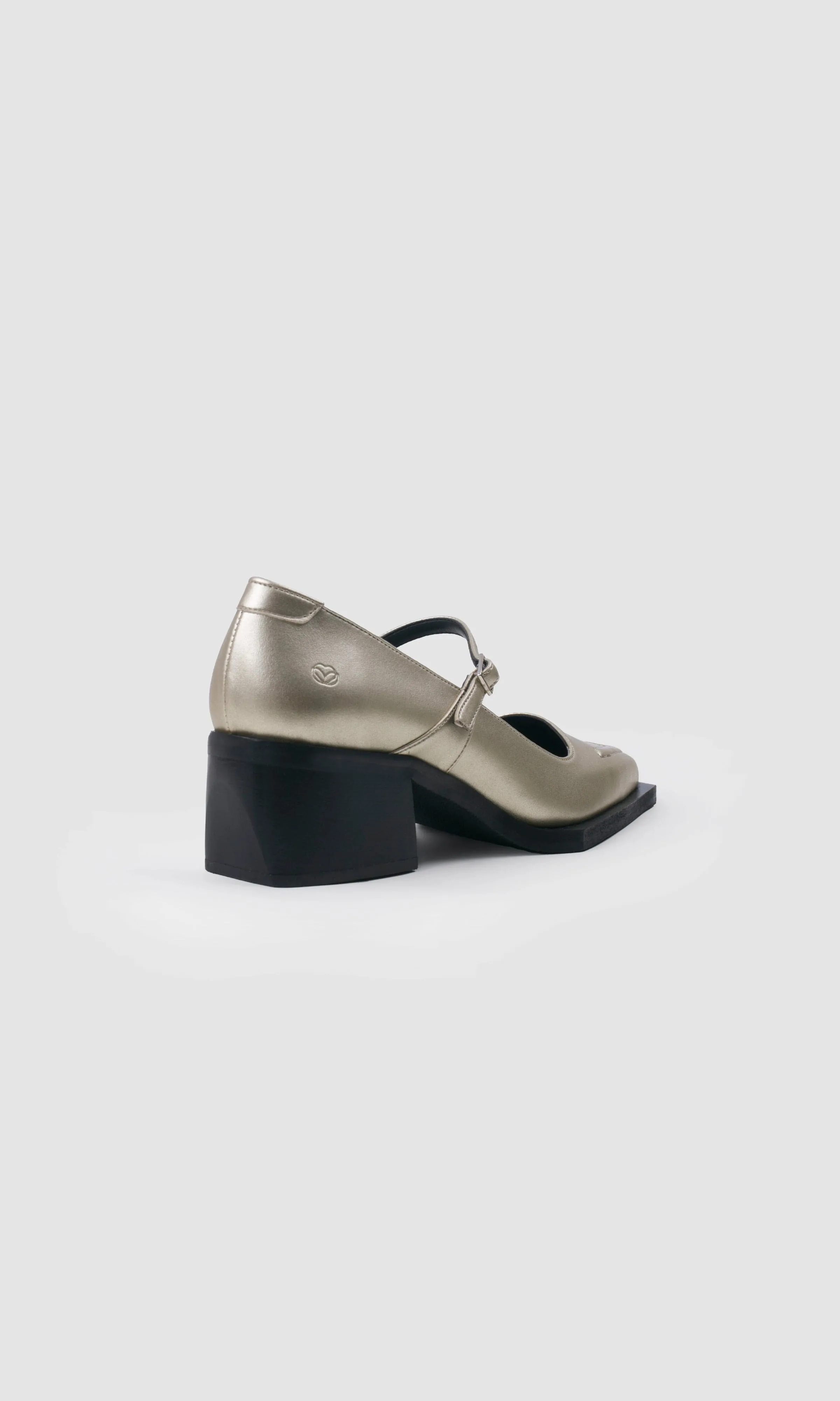 Julia Apple Leather Vegan Pumps | Champagne