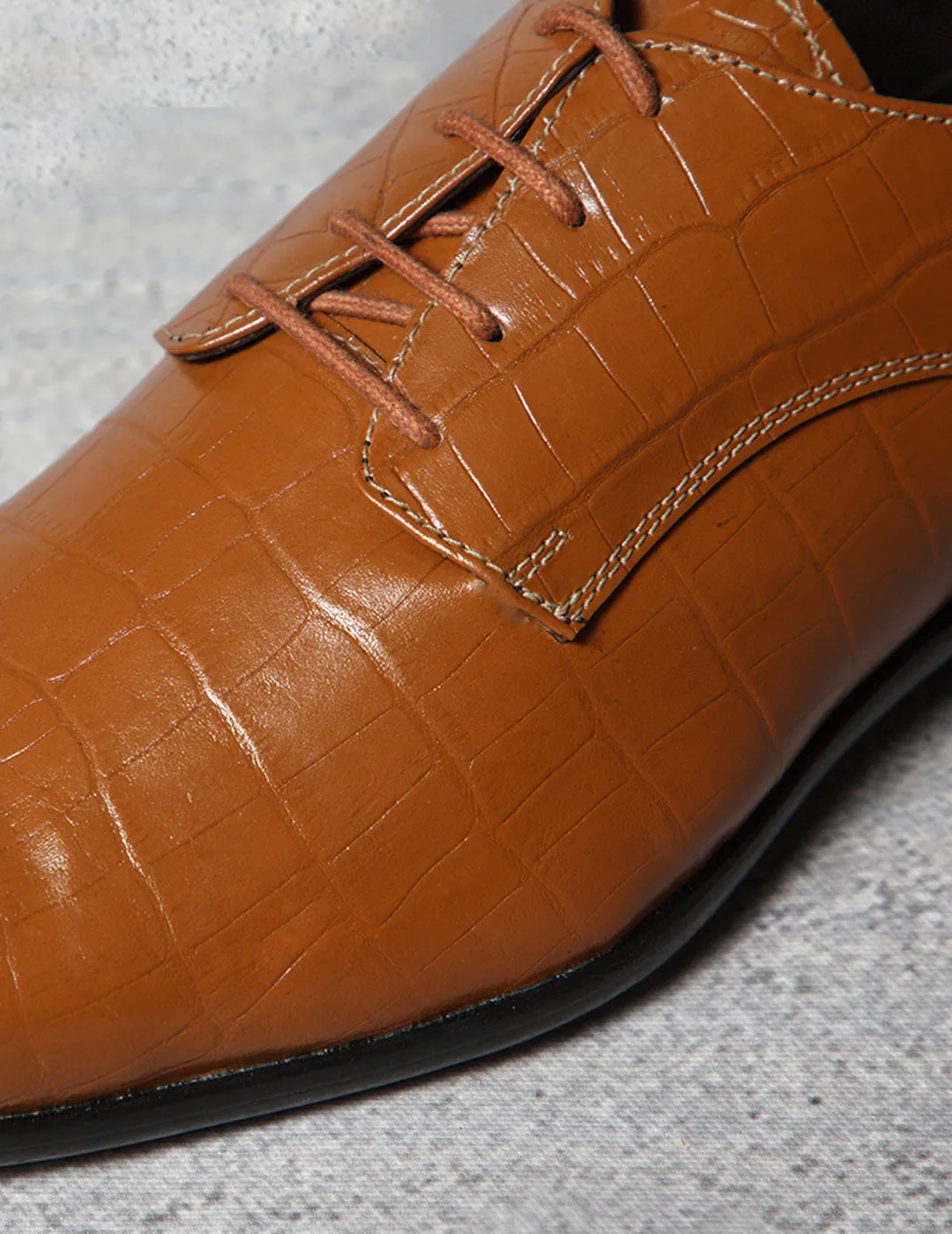 Kanvas Elegant Derby Shoe