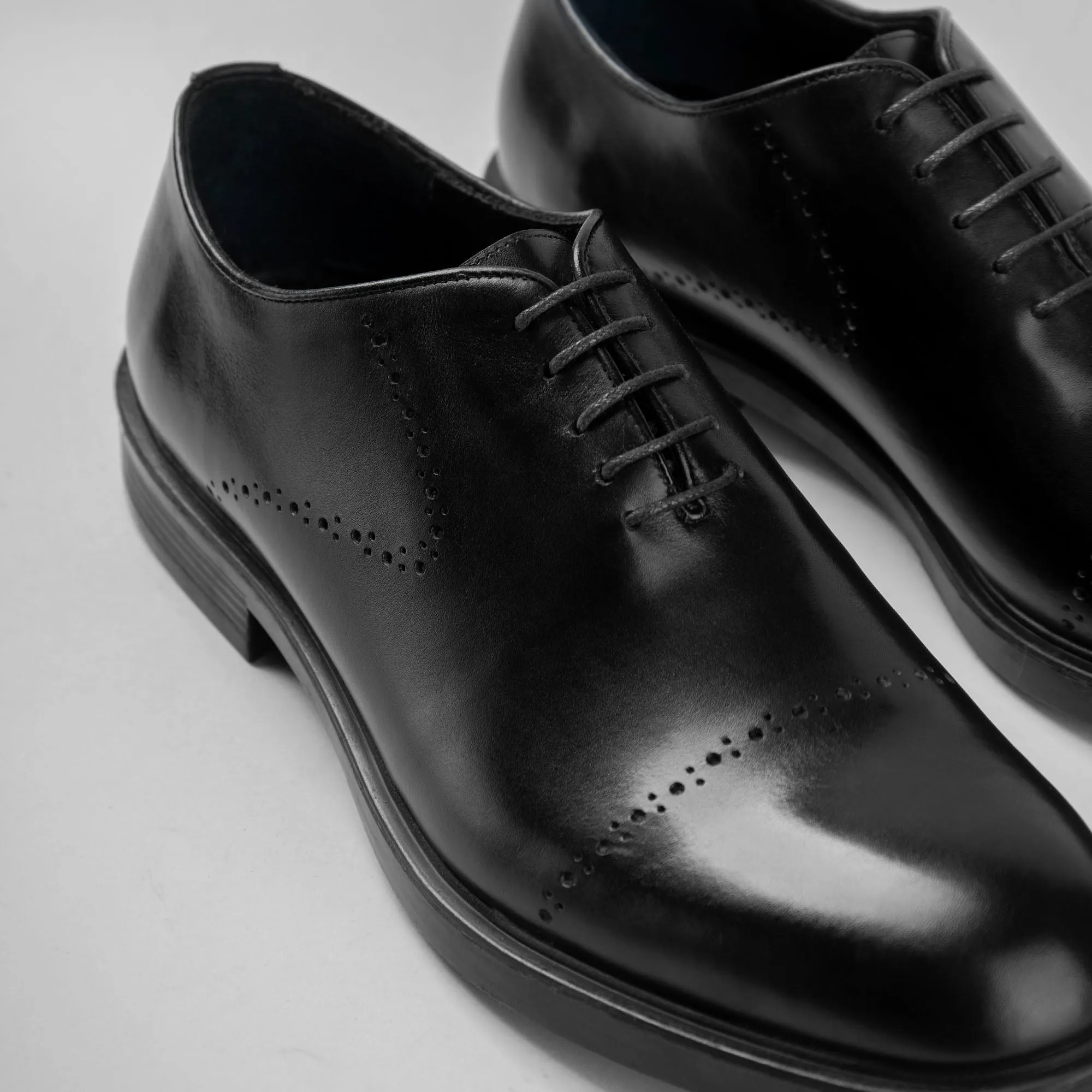 Oxford Whole Cut Shoes - Black