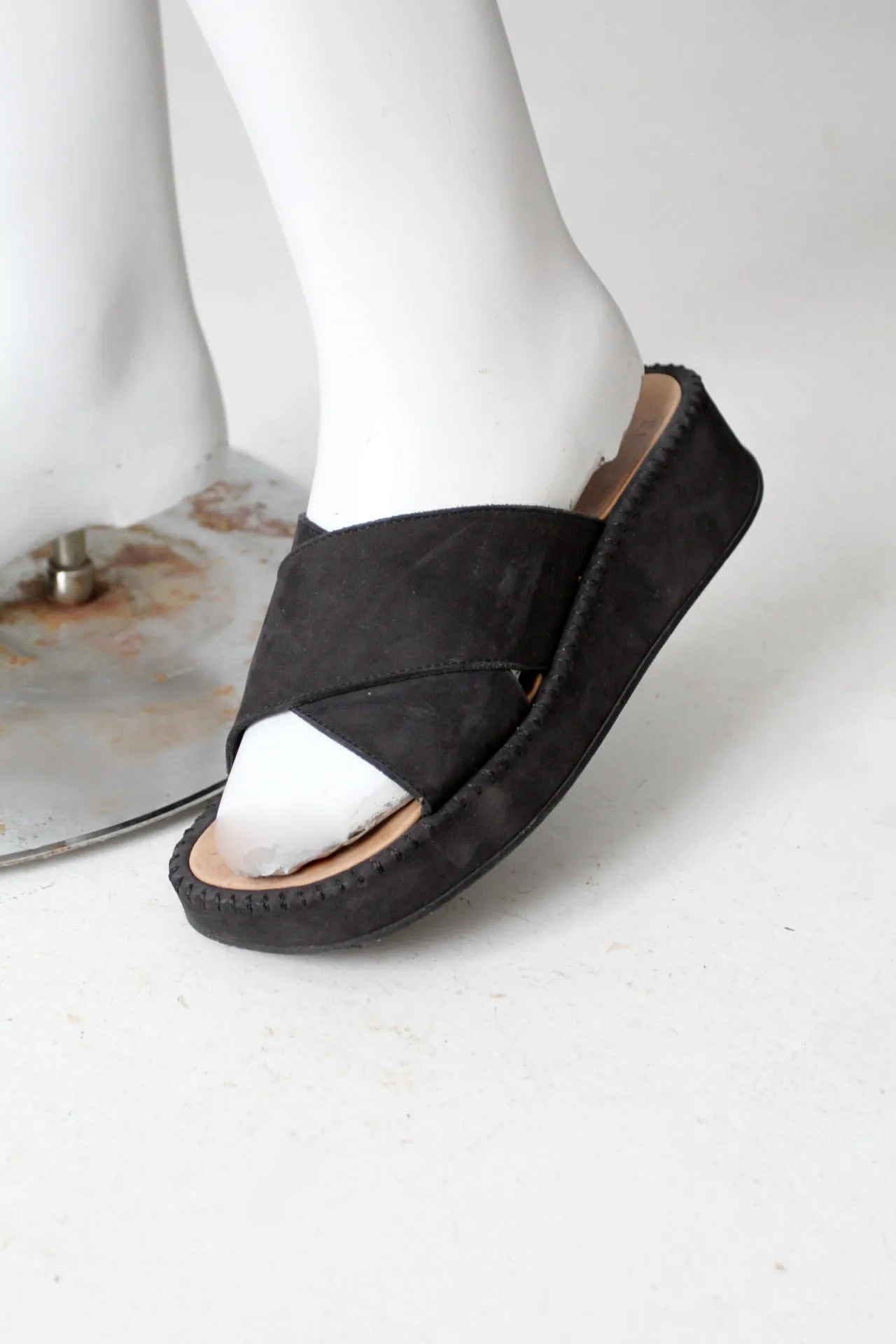 vintage 90s Espace black sandals