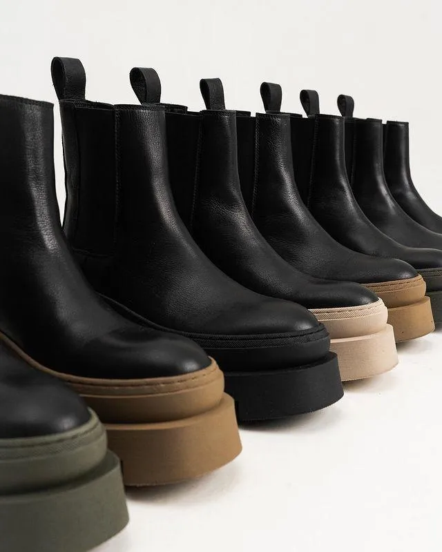 Vitello Black Stone Chelsea Boots